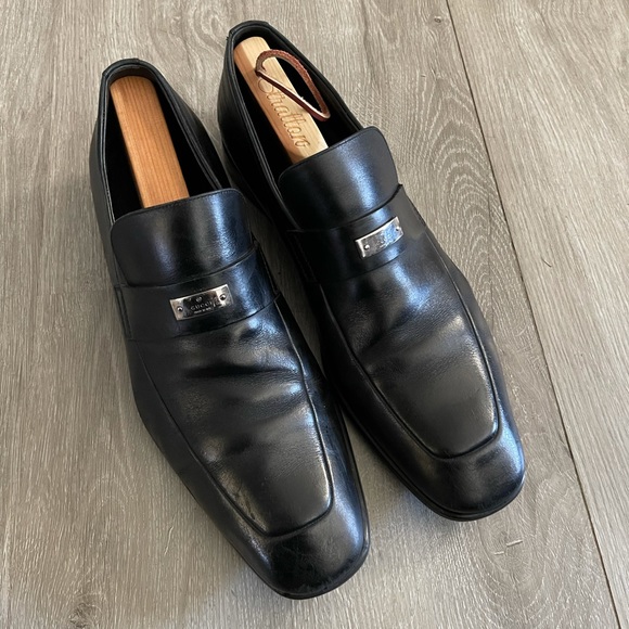 Authentic men’s Gucci dress shoes